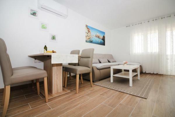 Appartement Mara à Rogoznica  Extérieur photo