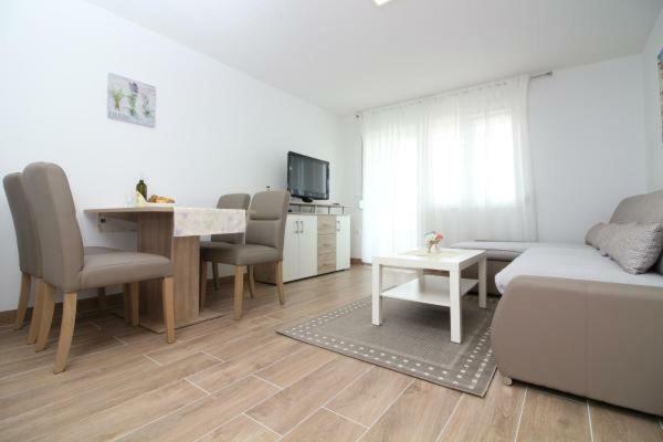 Appartement Mara à Rogoznica  Extérieur photo